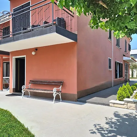 Roza By Interhome Nyaraló Umag